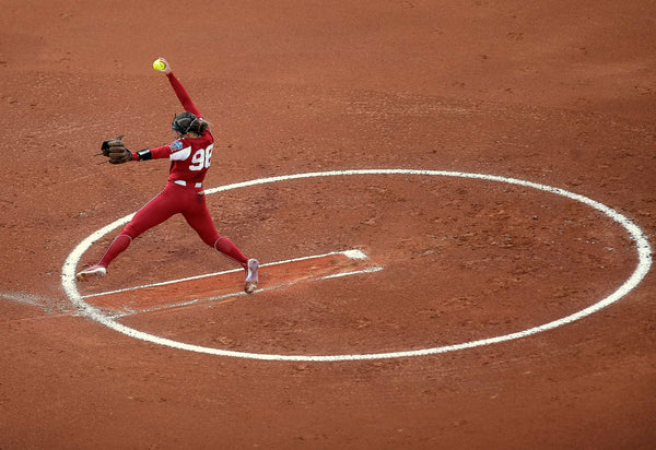 Oklahoma’s Jordy Bahl (98) throws a pitch in the first inning during a softball game between the Sooners and Florida State in the Women’s College World Championship Series at USA Softball Hall of Fame Stadium in Oklahoma City, June 7, 2023. SARAH PHIPPS / THE OKLAHOMAN