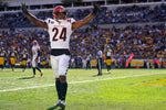 Cincinnati Bengals strong safety Vonn Bell (24) waves to the crowd in the final moments of the fourth quarter during a Week 3 NFL football game against the Pittsburgh Steelers, Sunday, Sept. 26, 2021, at Heinz Field in Pittsburgh. Kareem Elgazzar/The Enquirer
