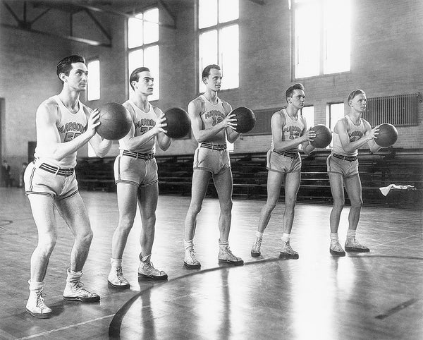 The Roanoke College basketball team that earned a trip to the National Invitation Tournament in New York City in 1939. The “Five Smart Boys” (from left) are Gene Studebaker, Paul Rice, Bob Sheffield, Bob Lieb, and John Wagner.  Courtesy John Wagner
