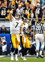 Pittsburgh Steelers Ben Roethlisberger points skyward after Hines Ward scores a touchdown in the fourth quarter against Seattle Seahawks. Steelers won, 21-10, in the  Super Bowl XL on at Ford Field in Detroit, Mich., on Sunday, January 5, 2006. Lake Fong/Post-Gazette