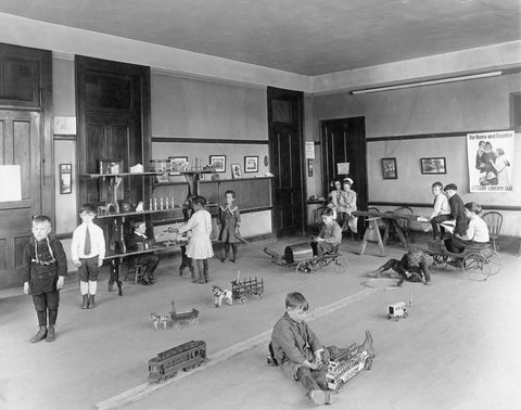 Johnston School students at play, May 1919. The school was located at Waterloo and Dubois Avenues. Courtesy Detroit Public Library / #HCJ085