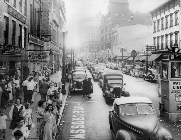 Looking Back: New London County: Vol. II - The 1940s, '50s and '60s