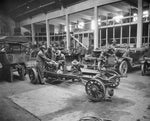 University of Wisconsin student cadets learning to repair cars and trucks during World War I. Courtesy Wisconsin State Journal