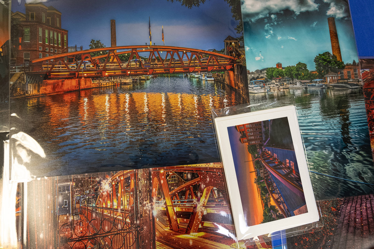 Photographs of Fairport’s lift bridge taken and fine-tuned during post production by Nikki Bittner. The bridge constantly changes colors, making it Bittner’s favorite muse. Cassie Roshu / Syracuse University