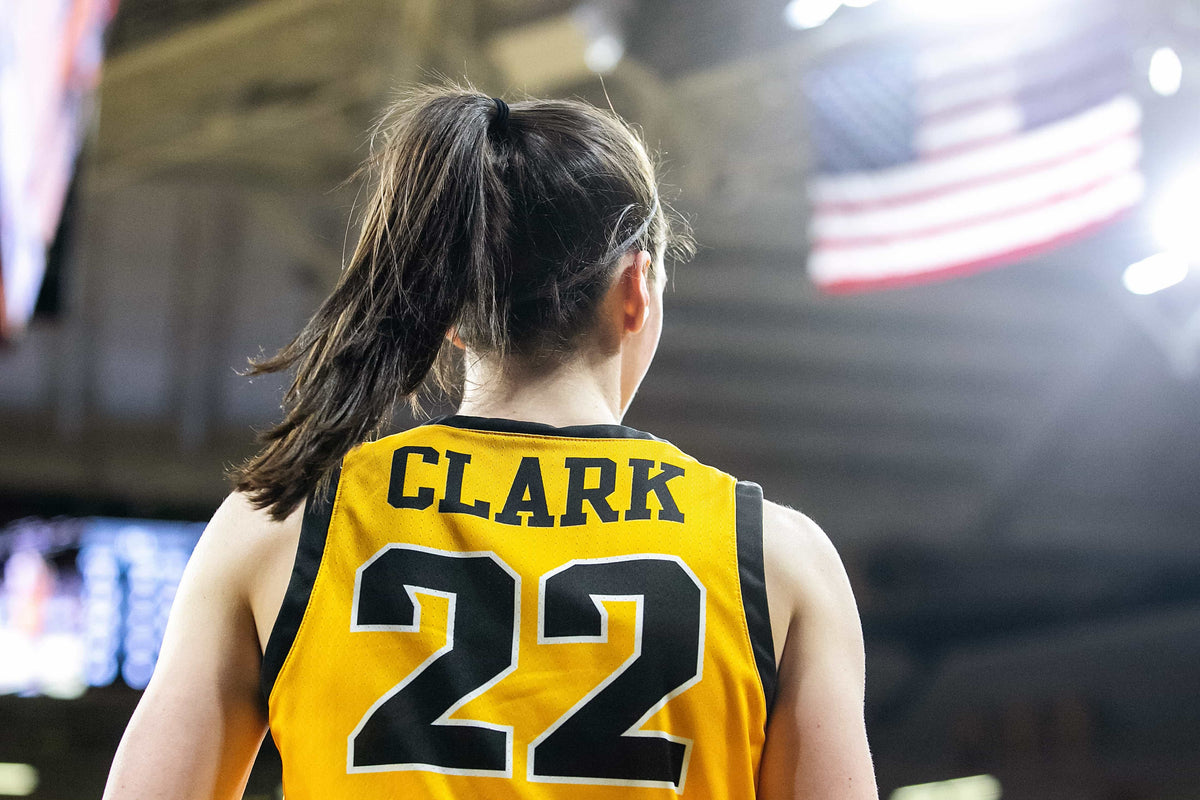 Iowa guard Caitlin Clark (22) waits to inbound the ball during an NCAA Big Ten Conference women's basketball game against Illinois, Jan. 23, 2022, at Carver-Hawkeye Arena in Iowa City, Iowa. Joseph Cress / Des Moines Register