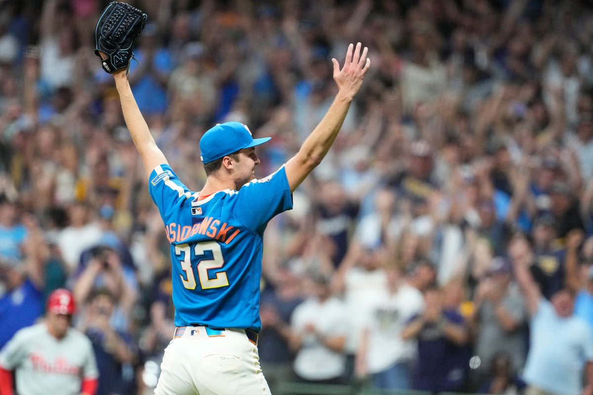WORTH THE WAIT: 44-Year Drought Ends with Brewers’ First National League Pennant - PREMIUM LIMITED EDITION