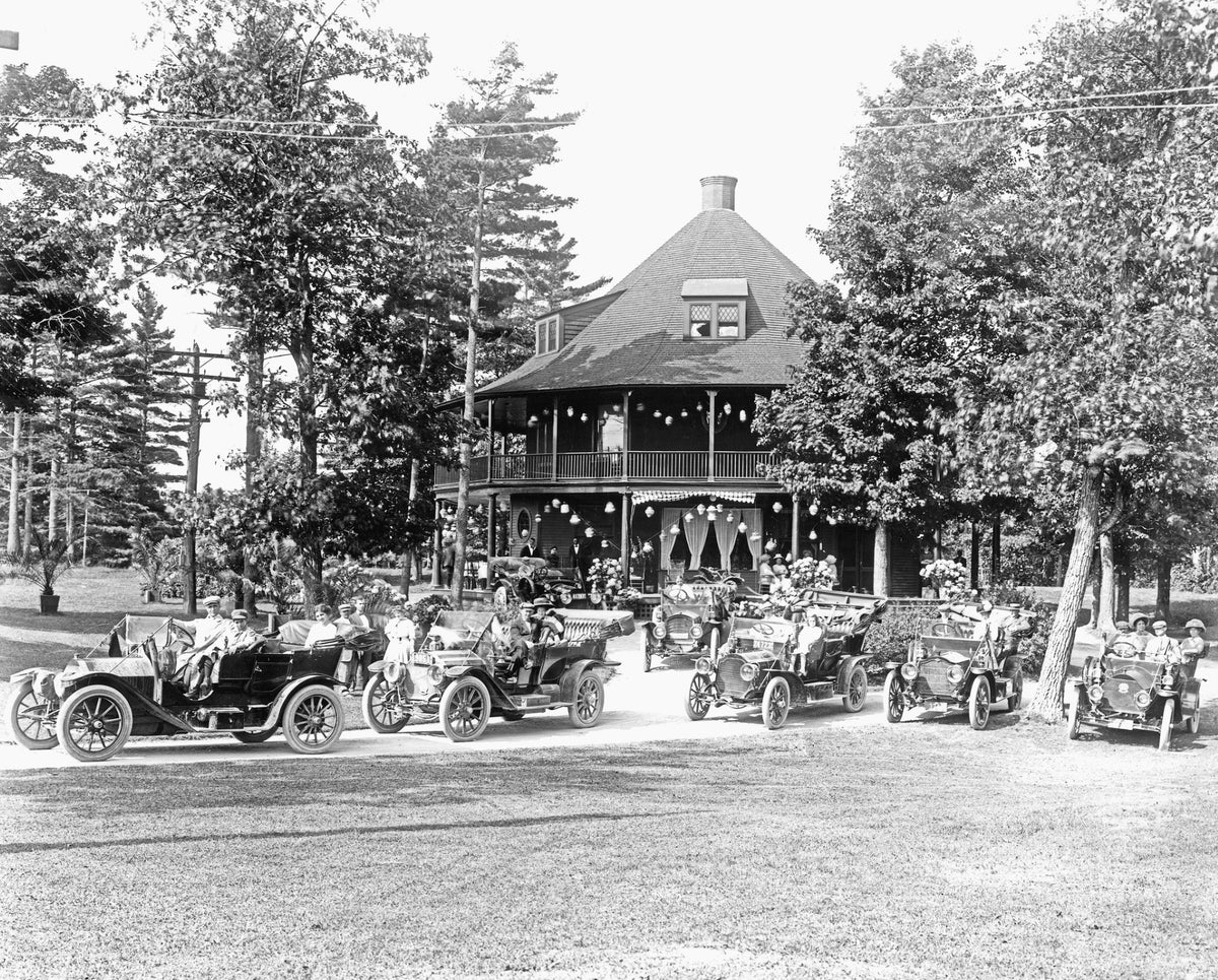 Touring cars at Bluff Point, circa 1917. Courtesy Clinton County Historical Museum