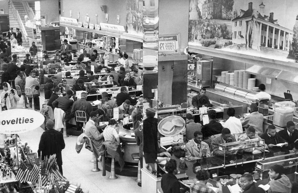 Students occupying all 74 stools in the G. C. Murphy department store’s whites-only lunch area, February 20, 1960. About 200 students from Virginia Union University staged sit-in protests around Richmond at a half-dozen lunch counters where black customers were not served that day. Courtesy Richmond Times-Dispatch
