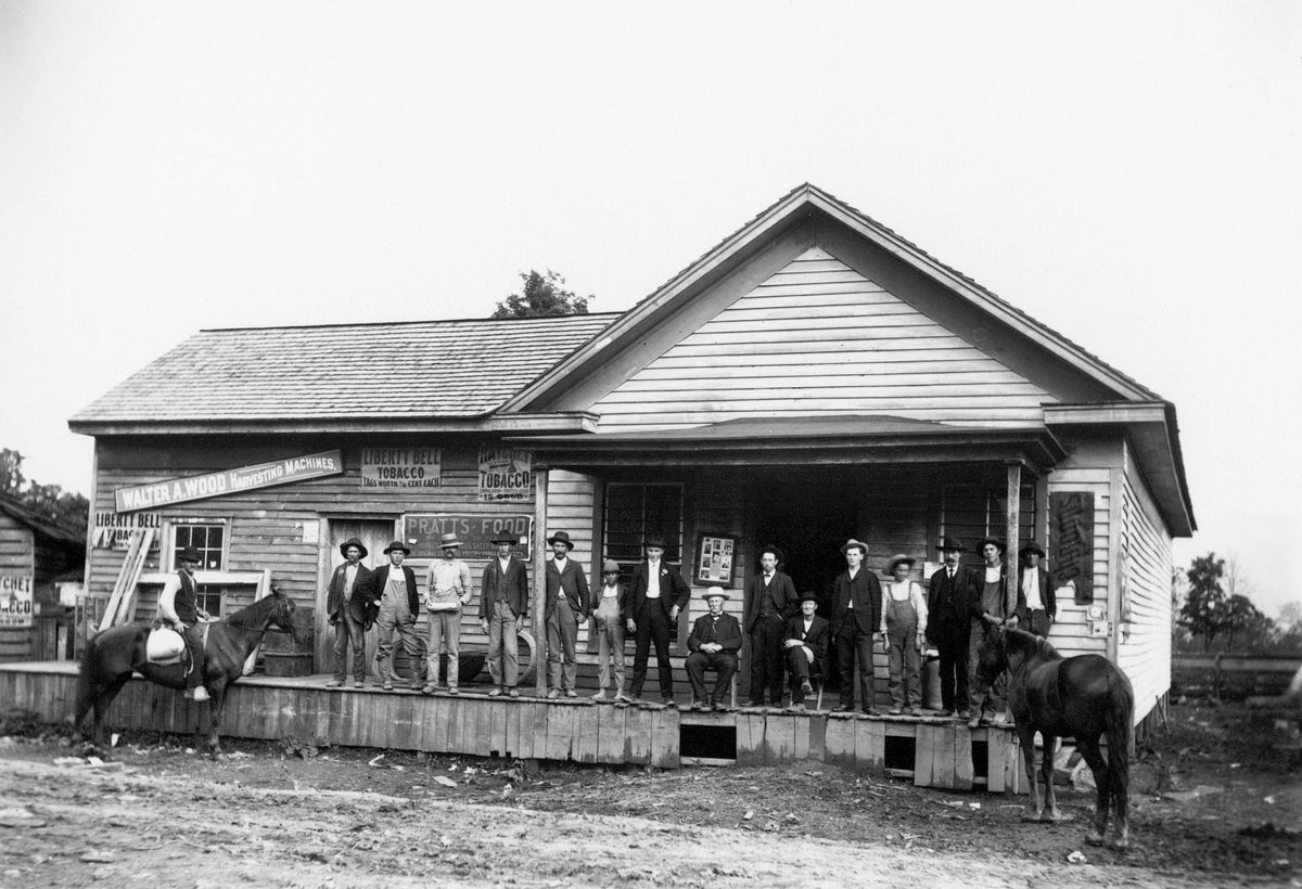 Pratt's Store, Ellendale, VA, circa 1915. Courtesy Museum of the Middle Appalachians, Totten Collection