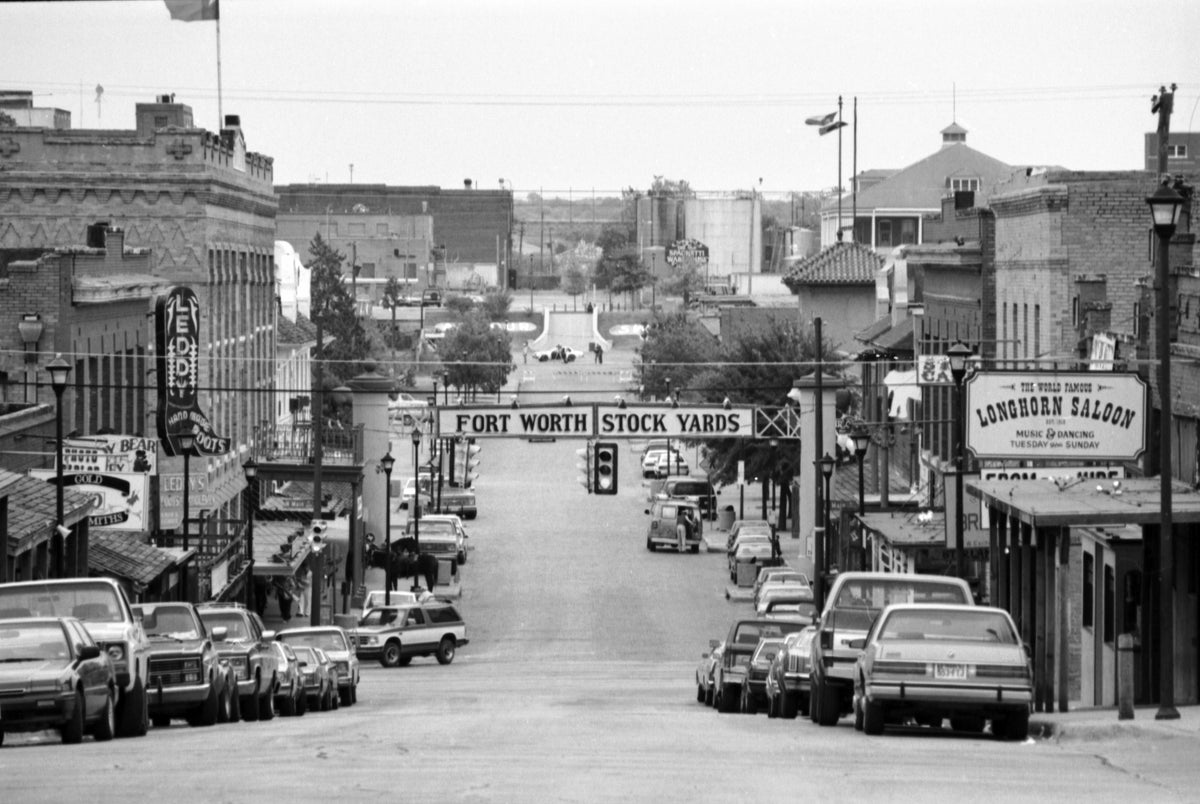 Looking east down Exchange Avenue in the Fort Worth stockyards area, October 25, 1987. Courtesy Fort Worth Star-Telegram Collection, Special Collections, UT Arlington Libraries