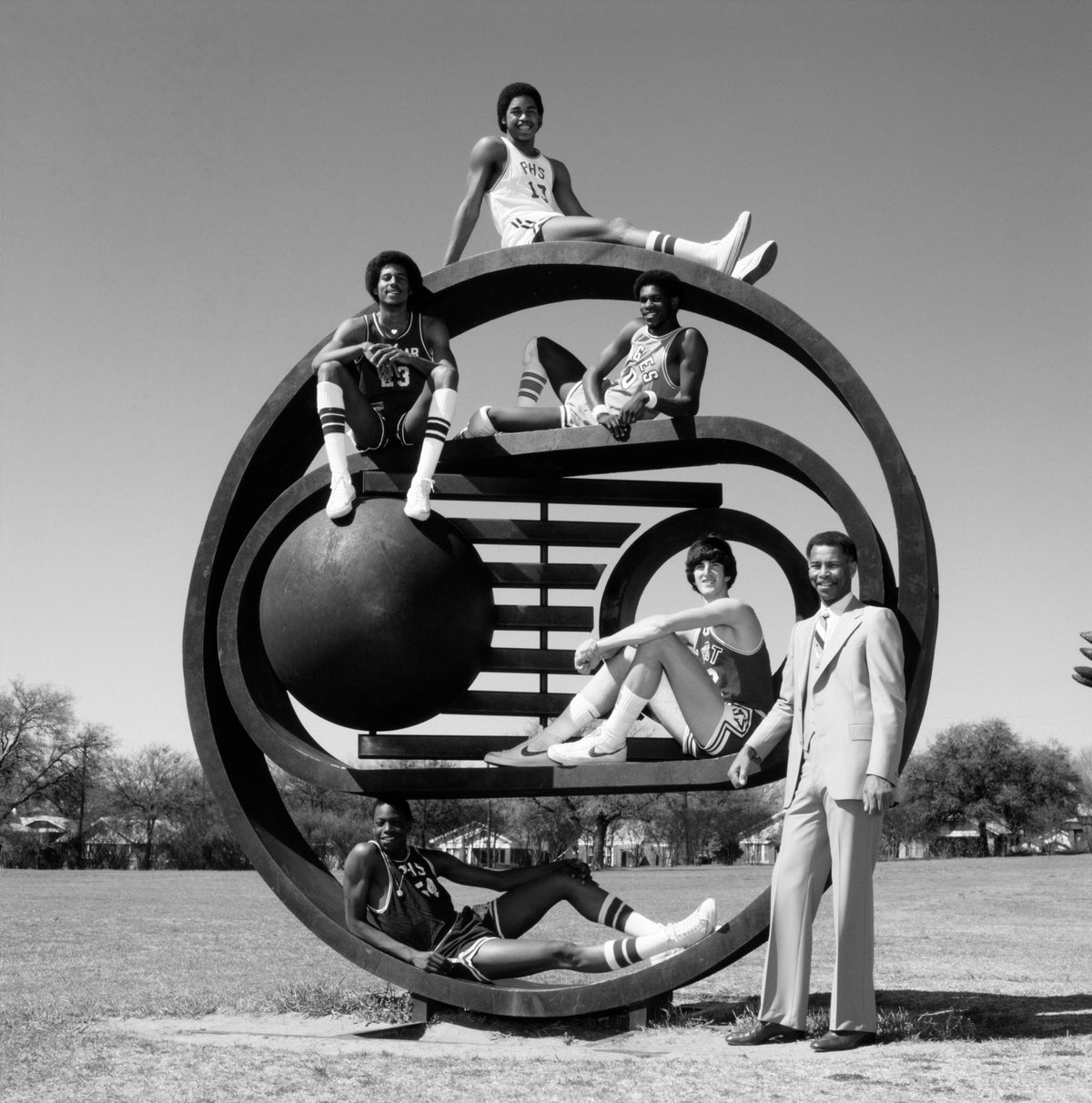 The 1980 All Tarrant County basketball team, March 23, 1980. As the winningest coach in the history of high school basketball for boys, Robert Hughes made his impact in the record books and in the hearts of everyone fortunate enough to work with or play for him. Courtesy Fort Worth Star-Telegram Collection, Special Collections, UT Arlington Libraries; photo by Ron Heflin