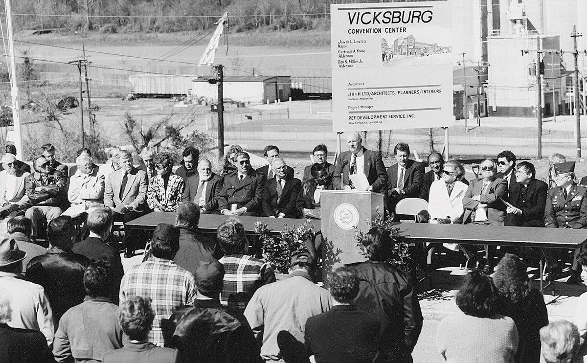 Vicksburg & Warren County: A Pictorial History