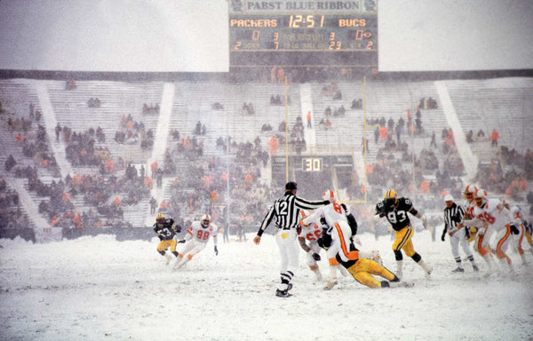 Where Legends Roam: The Greatest Players, Coaches and Teams to Play at Lambeau Field