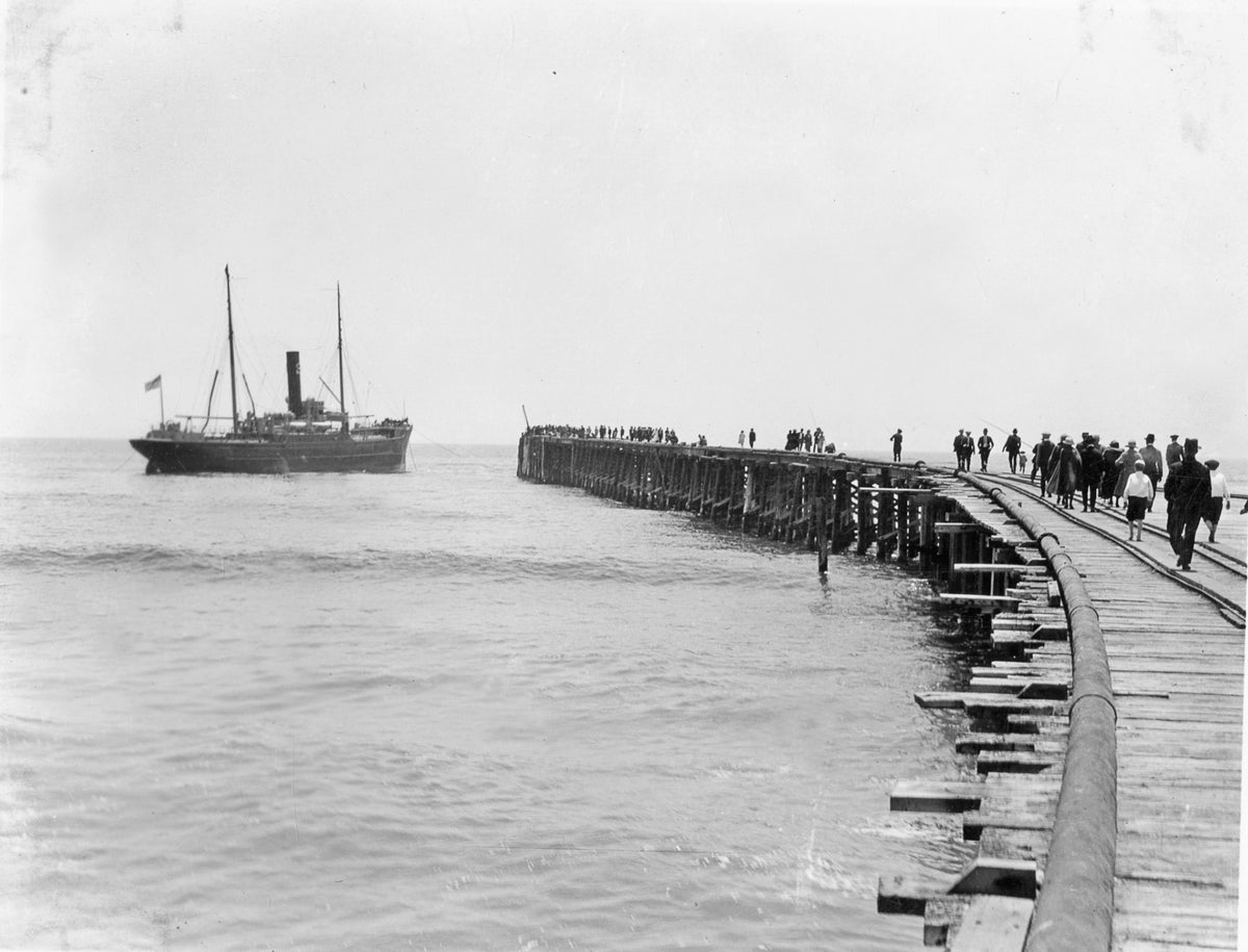Looking Back: Ventura County: Great Depression through WWII