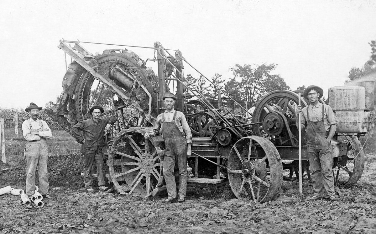 A Pictorial Retrospective of Saginaw County: Looking Back: The 1800s to Today