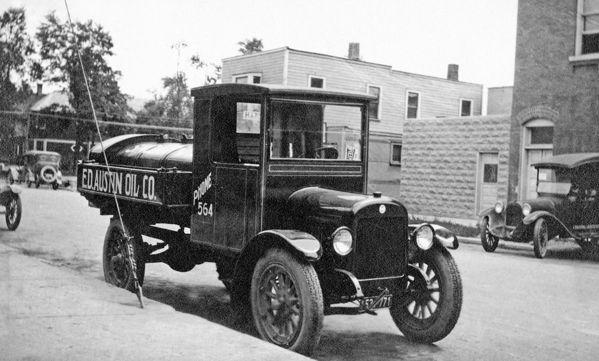 Looking Back: 150 Years of Memories and a Pictorial History of Midland County