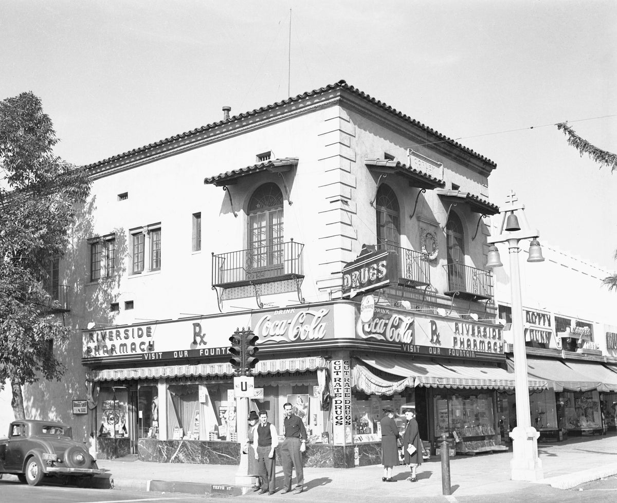 Riverside Pharmacy on the corner of Main and Eighth Streets, 1938. Courtesy Avery E. Field photographs (MS 146). Special Collections & University Archives, University of California, Riverside