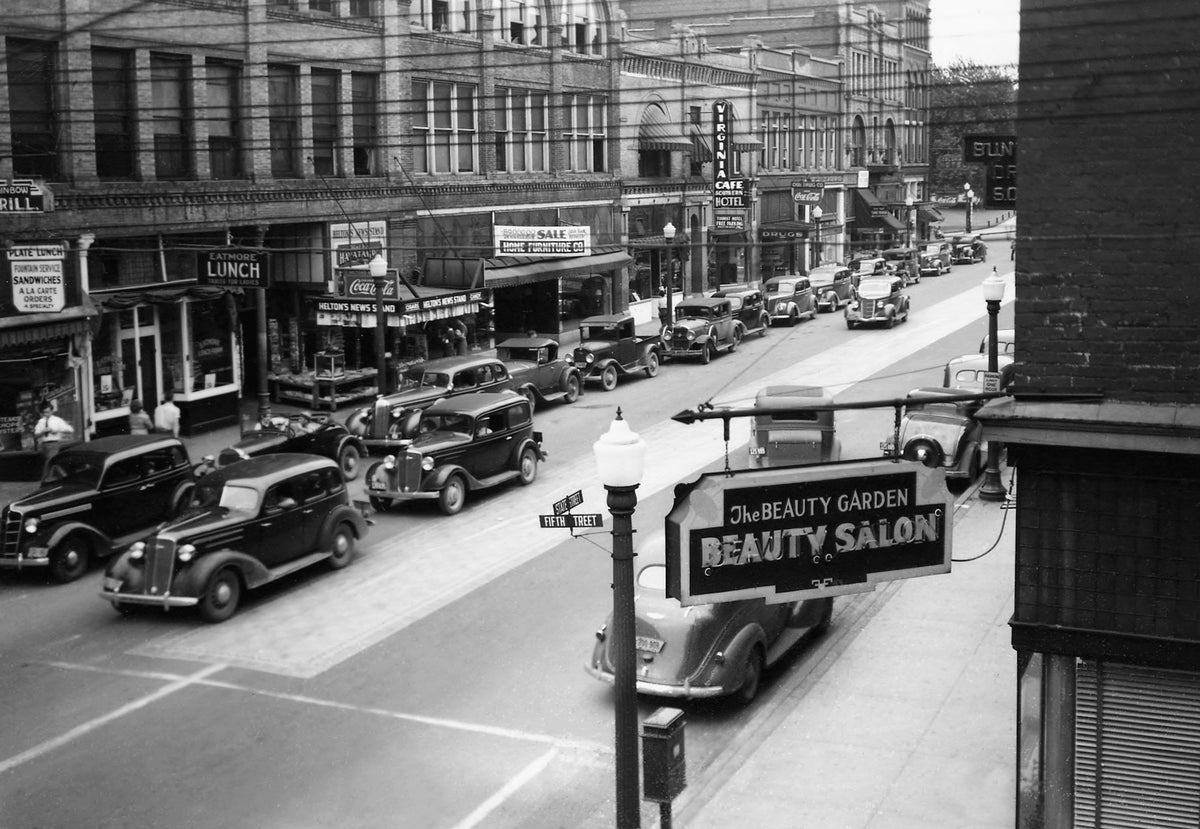 State and Fifth Streets in Bristol, TN-VA, circa 1935. The buildings shown are on the Virginia side of State Street. Courtesy Bristol Historical Association