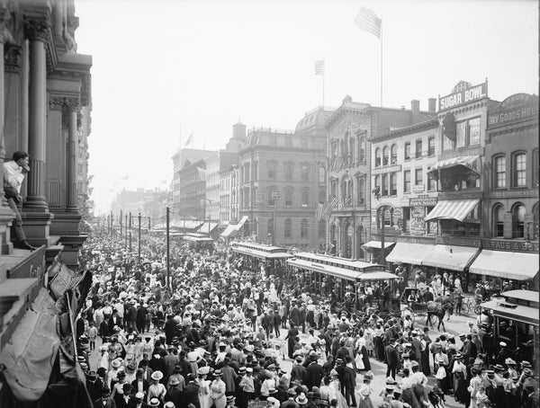 Labor Day crowd on Main Street, circa 1900. Library of Congress, Prints & Photographs Division, Detroit Publishing Company Collection, LC-D4-12910