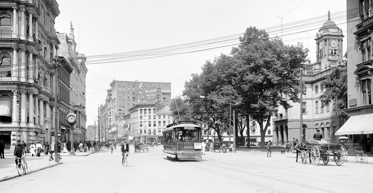 Main Street with view of City Hall, Hartford, circa 1905. Courtesy Library of Congress, Prints & Photographs Division, Detroit Publishing Co., LC-DIG-det-4a12212