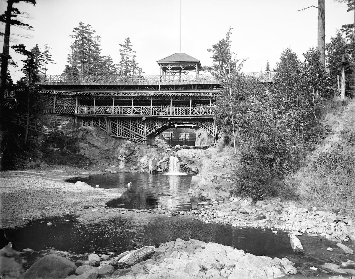 Bridge in Lester Park, Duluth, circa 1905. Courtesy Library of Congress, Prints & Photographs Division, Detroit Publishing Company Collection