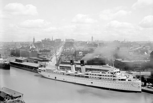 The passenger ship North Land of the Northern Steamship Company is docked at the foot of Main Street, circa 1905. Library of Congress, Prints & Photographs Division, Detroit Publishing Company Collection, LC-DIG-det-4a08414