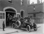 Packard fire squad, circa 1911. Courtesy Library of Congress, Prints & Photographs Division, Detroit Publishing Company Collection / #LC-DIG-DET-4A24330
