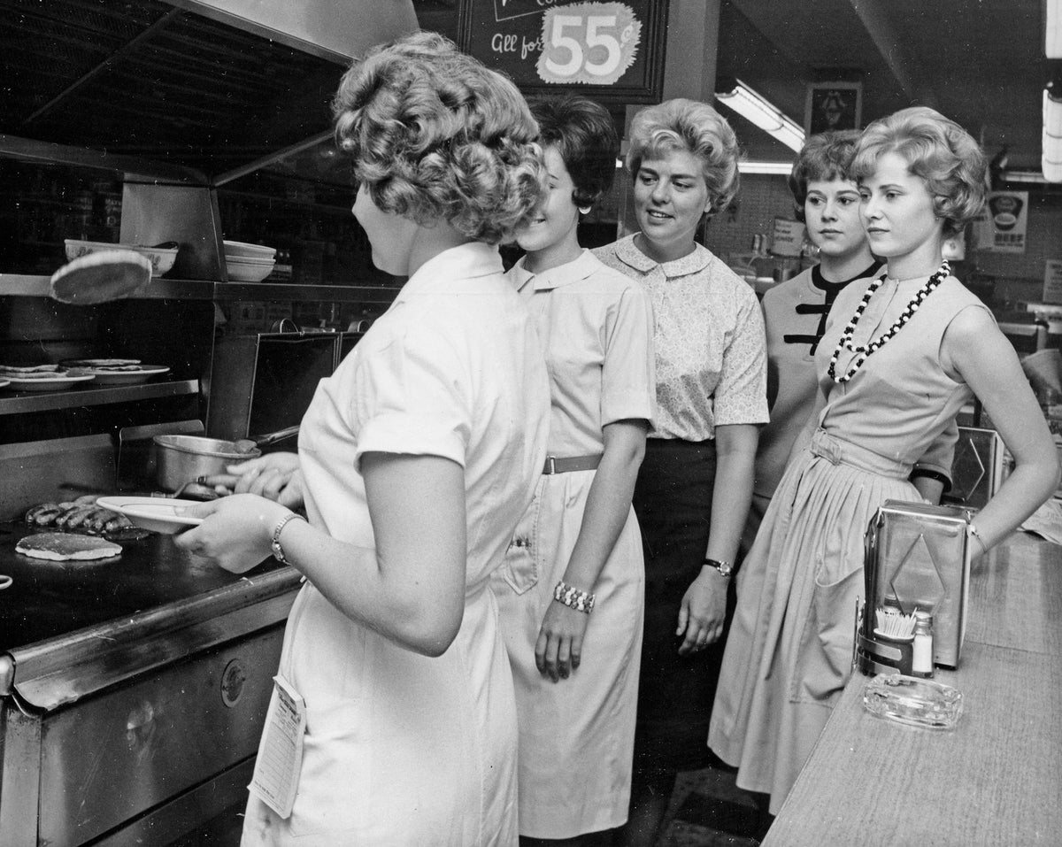 A Pictorial Retrospective of Saginaw County: Looking Back: The 1800s to Today