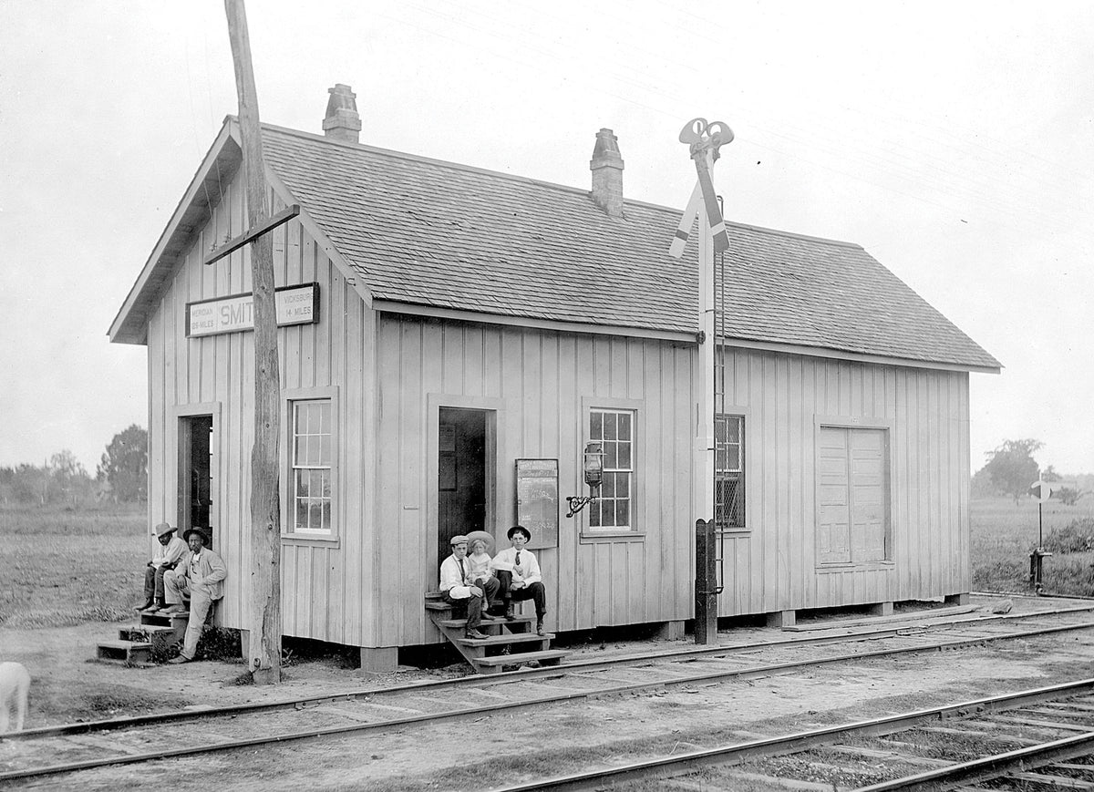 Vicksburg & Warren County: A Pictorial History
