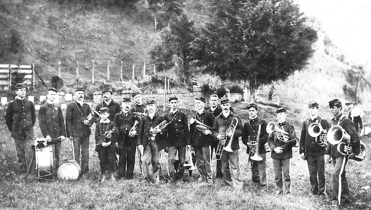 Vicksburg & Warren County: A Pictorial History