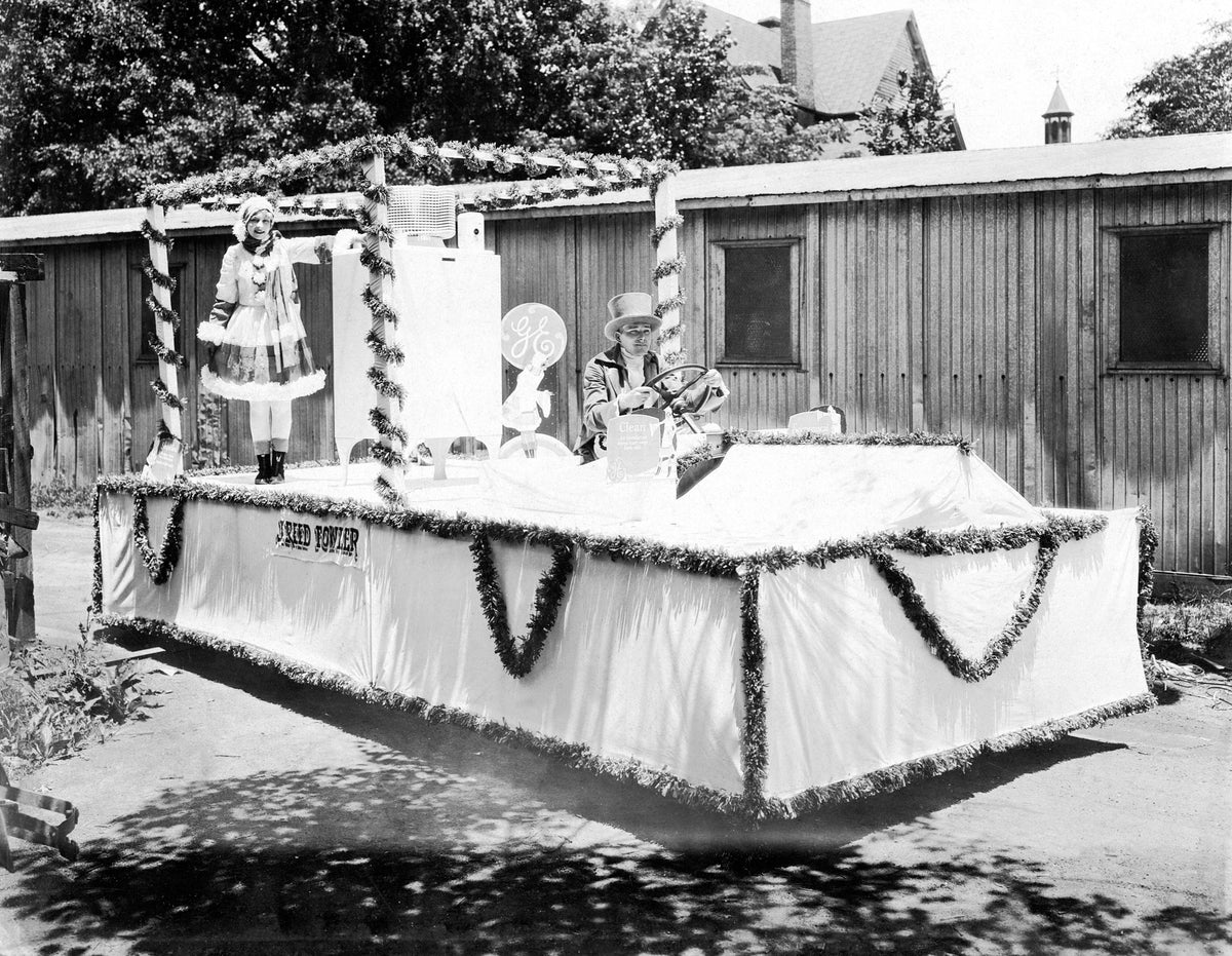 Emmie Fowler (Goode) and Curtis Fowler in the Anderson County Centennial Parade, 1928. Courtesy Anderson County Museum