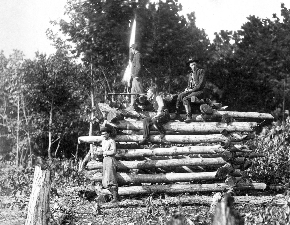 Signal tower on Elk Mountain, Maryland, overlooking battlefield of Antietam, September 1862. Library of Congress