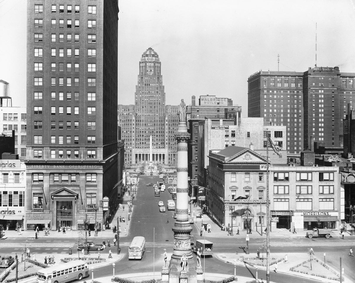 Downtown Buffalo in the early 1950s. Courtesy Buffalo News Archives ^^ center light rgba(40,40,40,0.5)