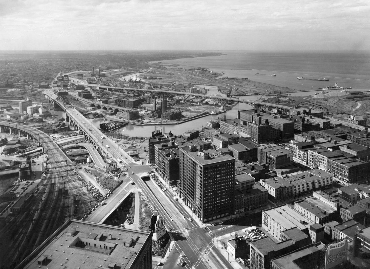 Superior and Main Avenues, both leading to bridges over the Cuyahoga River, as seen from Cleveland Terminal Tower in 1949. Main Avenue today is Ohio Route 2. Courtesy Cleveland Public Library/Photograph Collection/#CP00368