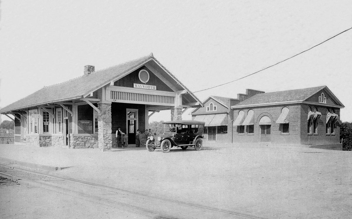 Mayworth Depot in Cramerton, circa 1919. Courtesy Millican Pictorial History Museum