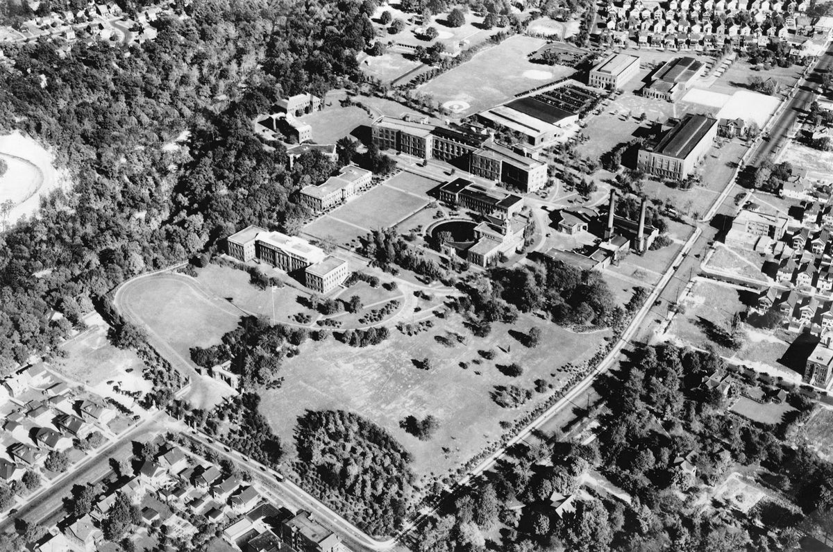 Bird’s-eye-view of General Electric’s Nela Park in the late 1940s. Courtesy Cleveland Public Library/Photograph Collection/#CP02942