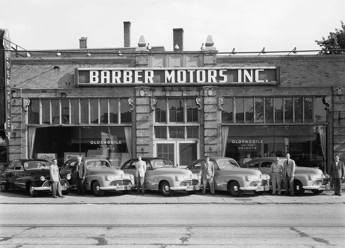 New Oldsmobiles in front of Barber Motors at 2900 Mayfield Road in Cleveland Heights, late 1940s. Courtesy Wetzler Studios
