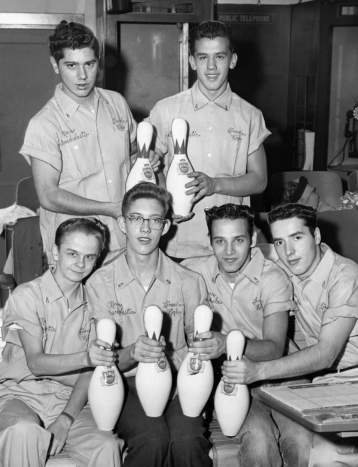 News Interscholastic Bowling League team from Lincoln High School, February 1958. Seated, from left: Joe Franzak, Tom Adamski, Tom Adams, Bob Soensko. Standing are George Sliman and Mike Kestranek. Courtesy Cleveland Public Library Photograph Collection/#SCL016824