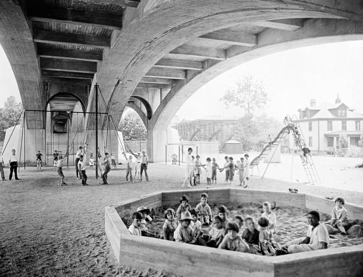 Children playing in a sandbox at the playground under Memorial Bridge, circa 1925. COURTESY VIRGINIA ROOM, ROANOKE PUBLIC LIBRARIES
