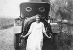 Ruth Hollister at the back of a car in 1918. Courtesy Dudley Smith