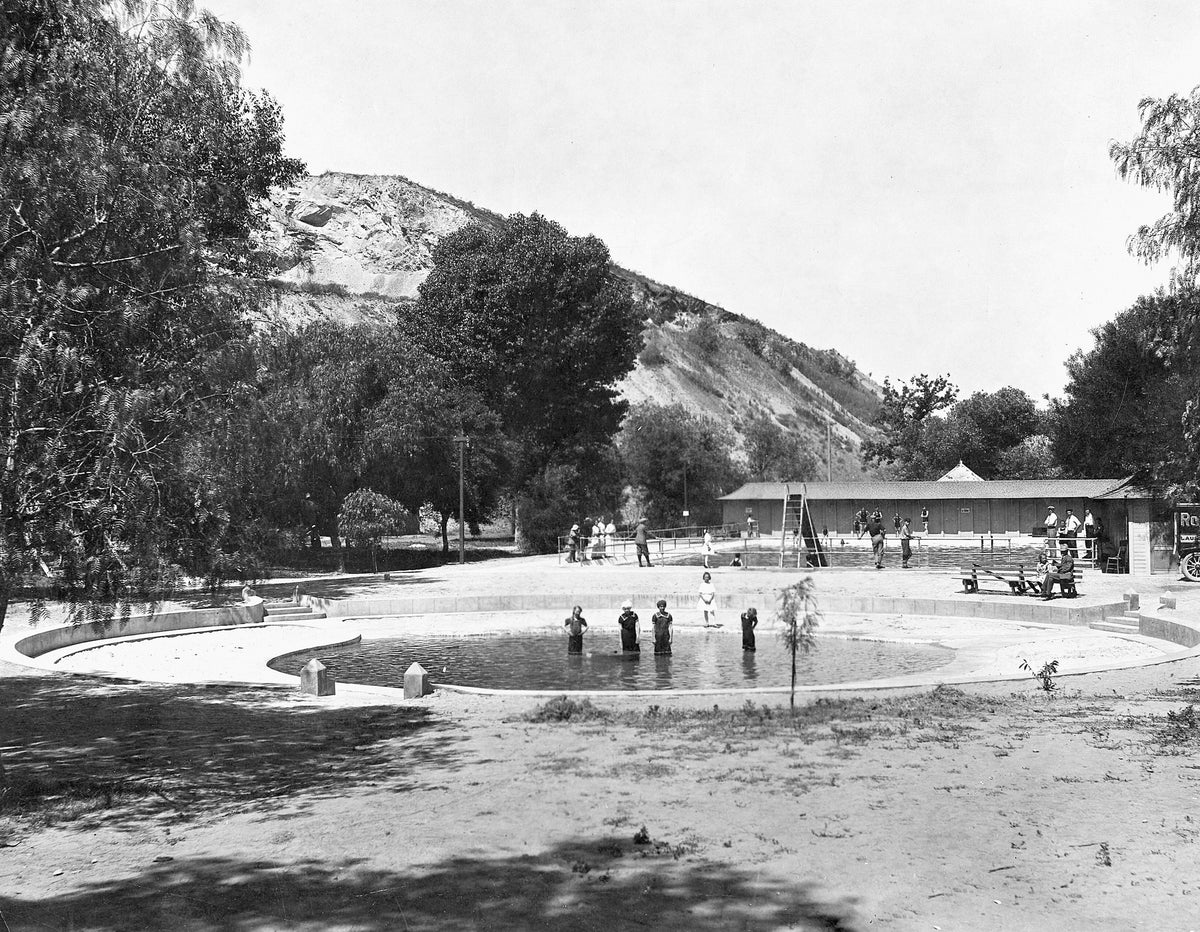 A group of children in the wading pool at Fairmount Park, circa 1915. Courtesy Museum of Riverside