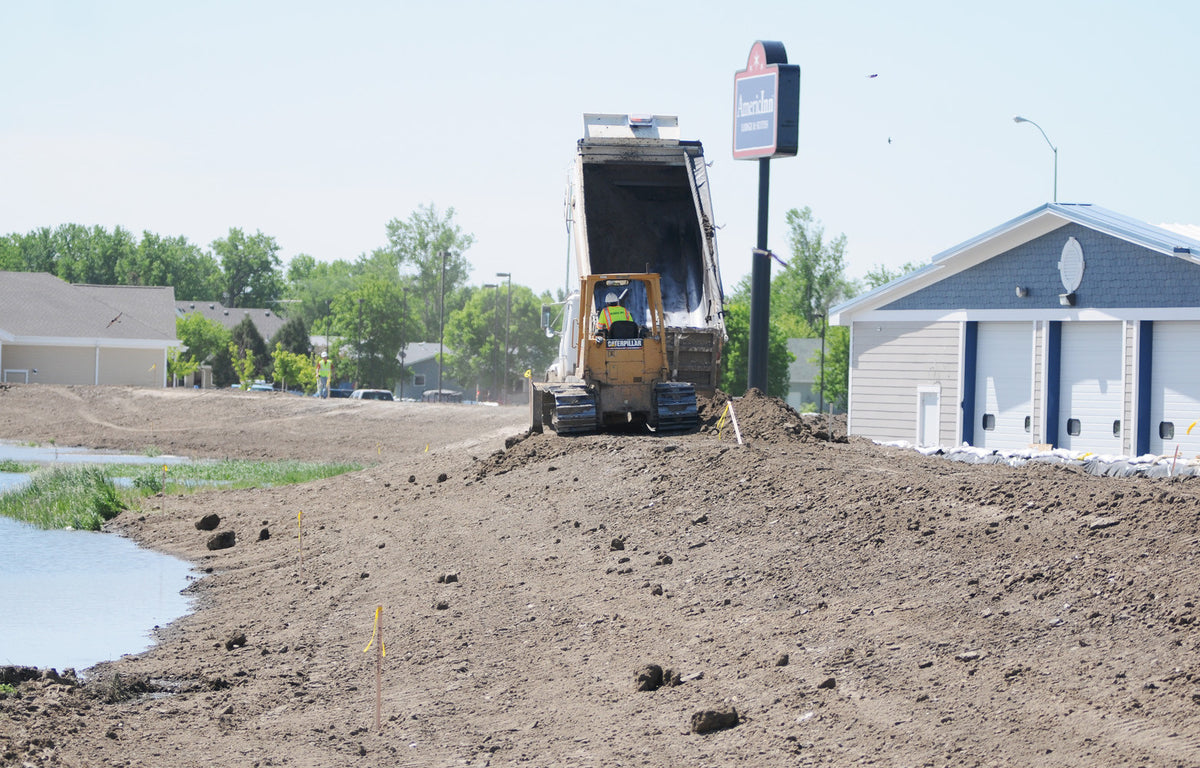 Wrestling with the Mighty Missouri: The Pierre / Fort Pierre Flood of 2011
