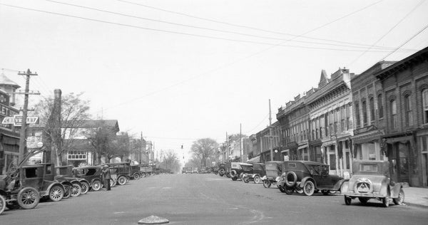 Main Street, Edenton, 1927. Courtesy UNC-Chapel Hill, North Carolina County Photographic Collection #P0001, North Carolina Collection Photographic Archives, Wilson Library