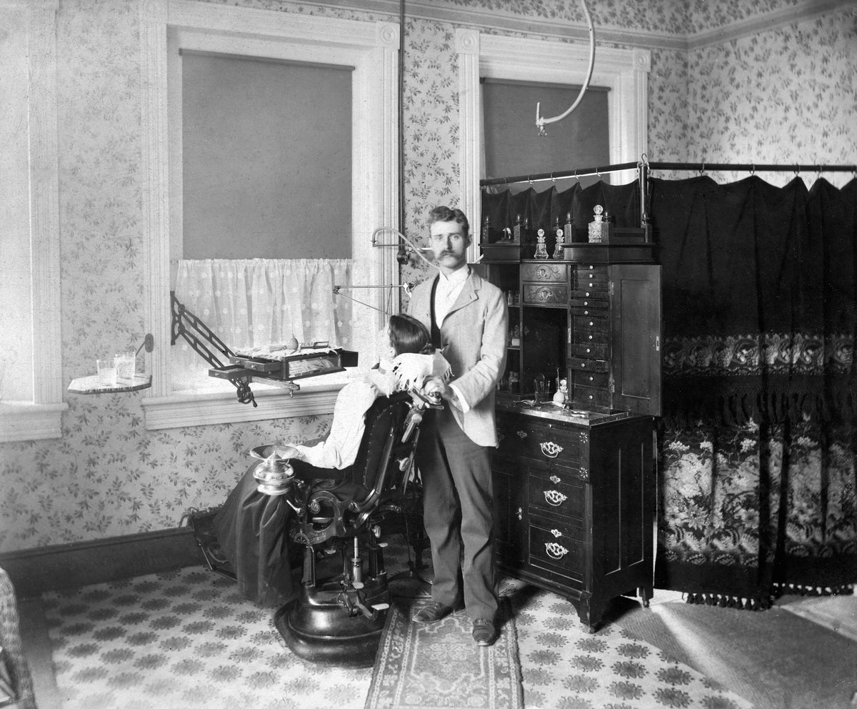 Dentist with patient, circa 1890. Courtesy Fredericksburg Area Museum