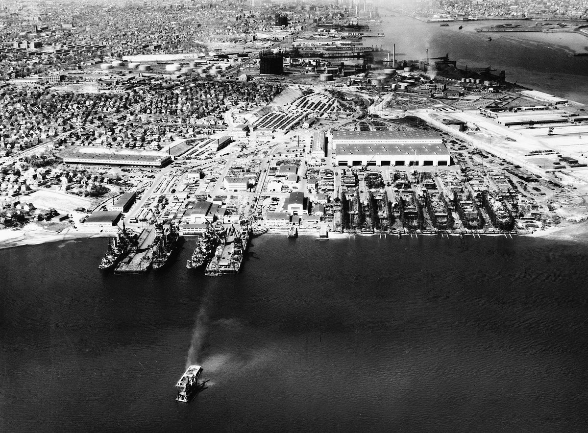 Fields Point, 1945. Bays for six Liberty ships are visible at the Walsh-Kaiser Co., Inc. shipyard. Courtesy The Providence Journal