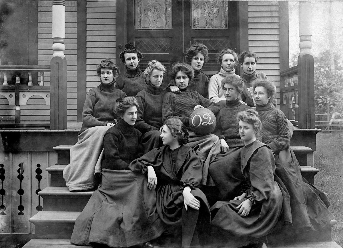 The Women’s Basketball Club team, Holland, 1902. Courtesy Holland Museum