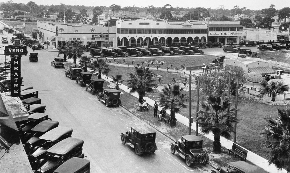 View looking over Liberty Park from the original Seminole building on Seminole Ave (14th Ave) and 21st Street, circa 1925. Courtesy Indian River County Historical Society Collection, Archive Center, Indian River County Main Library