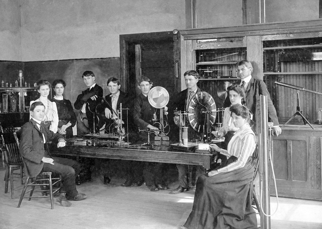 Murphysboro Township High School students at a science lab, circa 1901. Courtesy Jackson County Historical Society