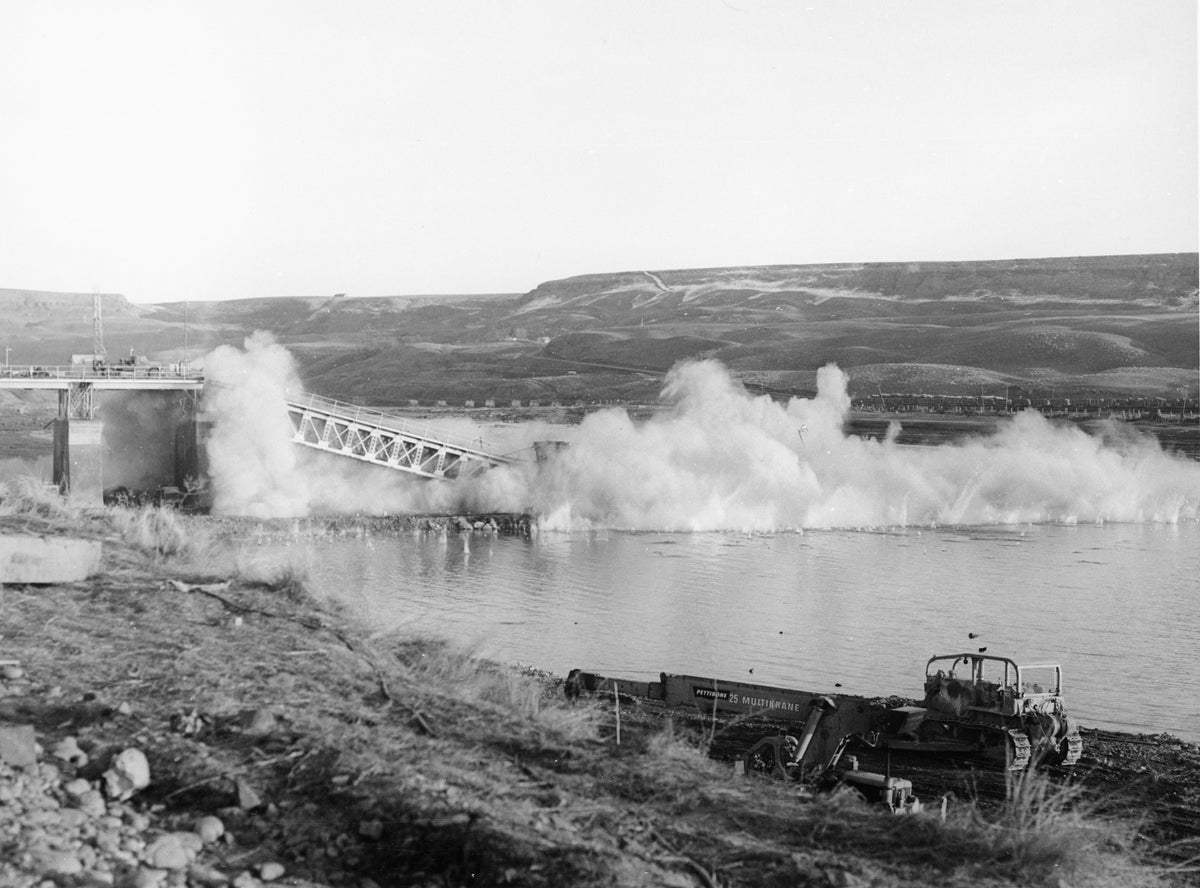 The destruction of the Washington Clearwater Power Dam, February 22, 1973. Courtesy Arthur Andrews