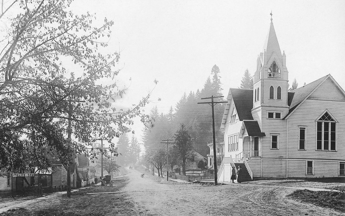 ooking south on Main Street in Brownsville, 1913. The Methodist Episcopal Church, Moyer House, and Moyer Carriage House are visible. Courtesy Linn County Historical Museum